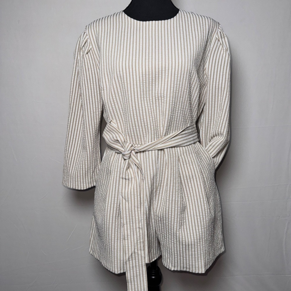 En Saison Tan White Striped Seersucker Romper 3/4 Sleeve Belted Womens Medium